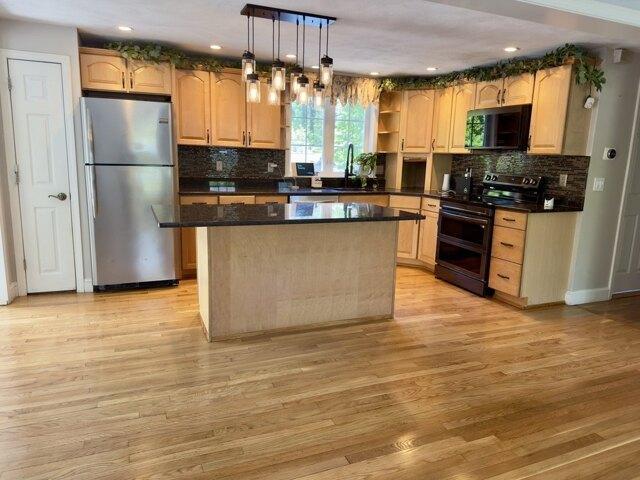 house with 3 bedroom, Easton MA ES105561373