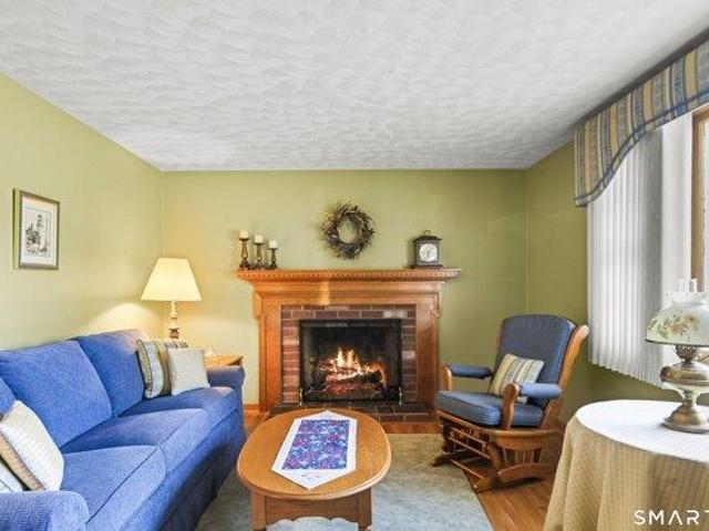 house with 3 bedroom, Enfield CT ES105278125
