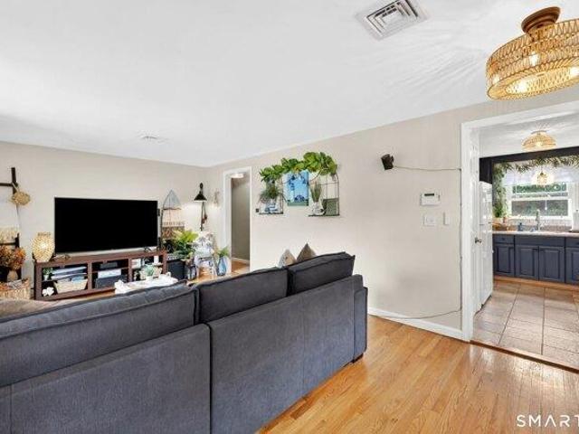 house with 3 bedroom, Enfield CT ES105589429