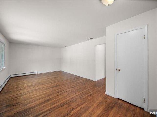 house with 3 bedroom, Englewood Cliffs NJ ES105590215