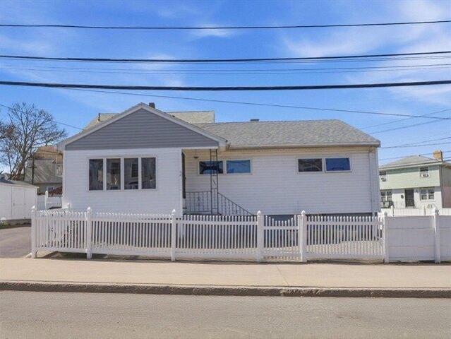 house with 3 bedroom, Everett MA ES105633085