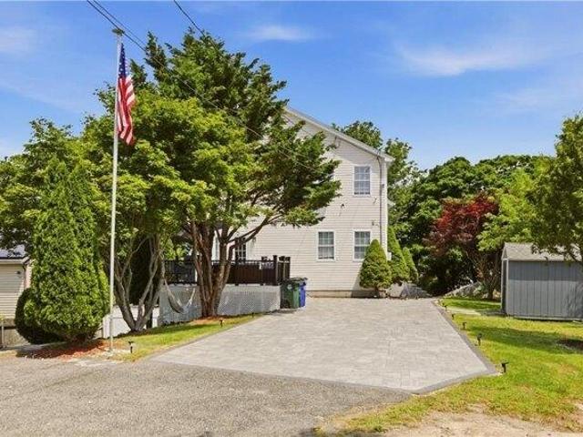 house with 3 bedroom, Fall River MA ES105441484