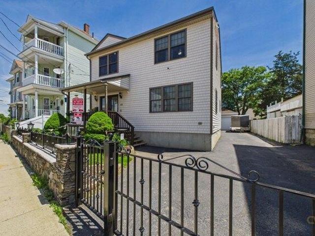 house with 3 bedroom, Fall River MA ES105651008