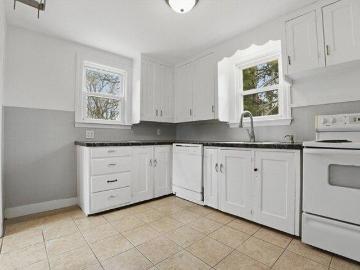 house with 3 bedroom, Falmouth MA ES103432362