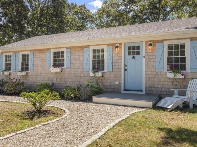 house with 3 bedroom, Falmouth MA ES105575351