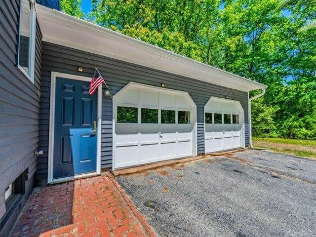 house with 3 bedroom, Falmouth ME ES105815331