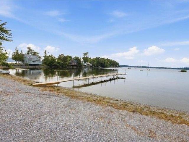 house with 3 bedroom, Ferrisburgh VT ES105650536