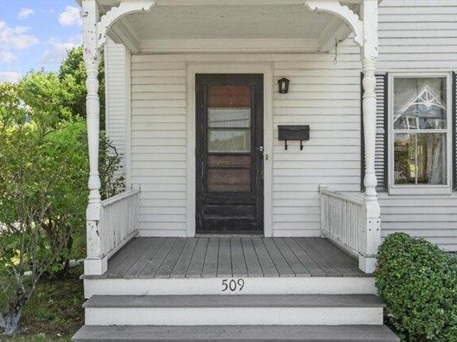 house with 3 bedroom, Fitchburg MA ES104442317