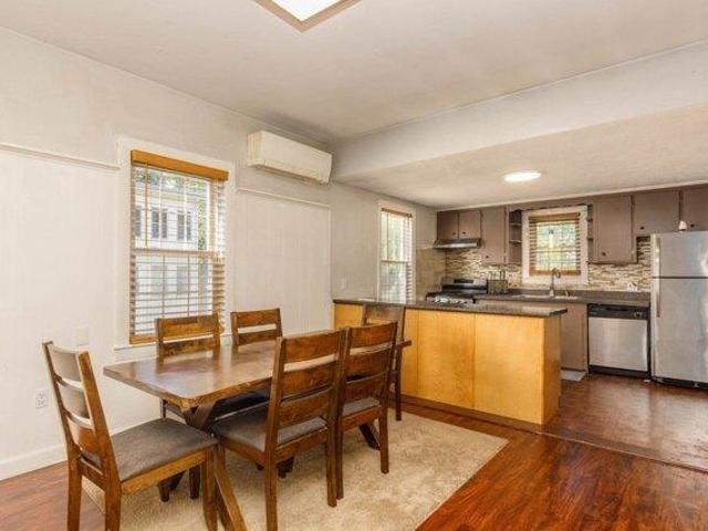 house with 3 bedroom, Fitchburg MA ES104192700