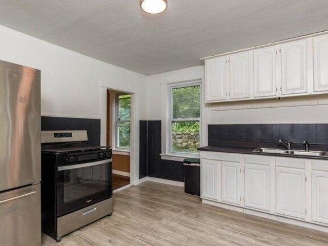 house with 3 bedroom, Fitchburg MA ES104232969