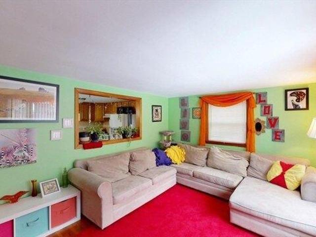 house with 3 bedroom, Fitchburg MA ES104233815