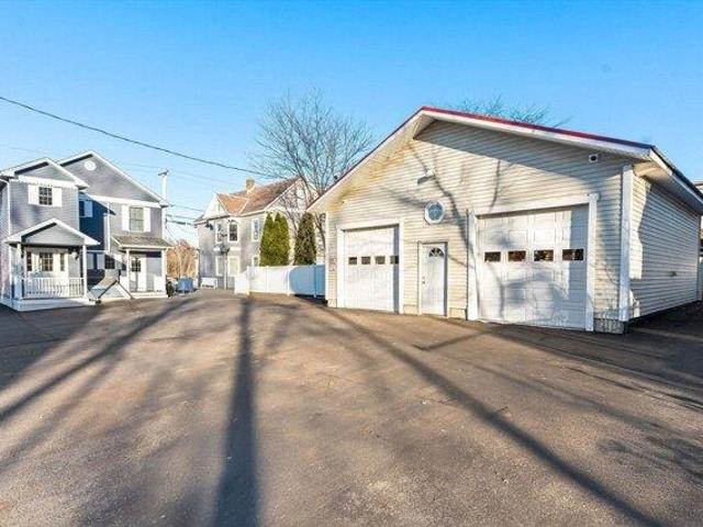 house with 3 bedroom, Fitchburg MA ES104298331