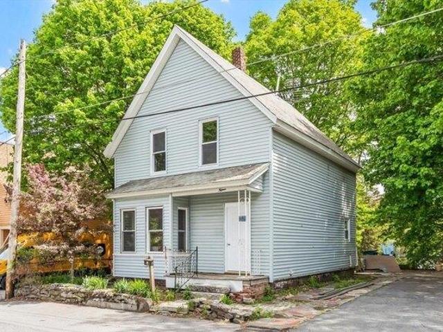 house with 3 bedroom, Fitchburg MA ES105425047