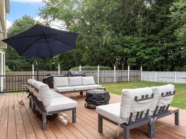 house with 3 bedroom, Fitchburg MA ES105277539