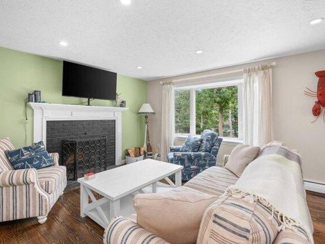 house with 3 bedroom, Forestdale MA ES105256060