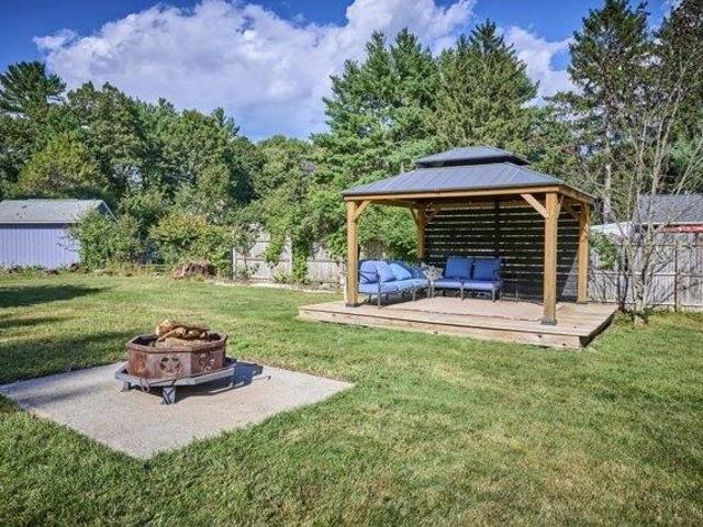 house with 3 bedroom, Foxboro MA ES105401299