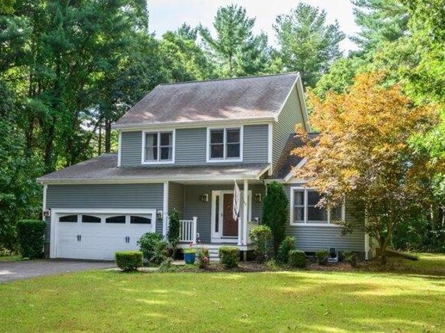 house with 3 bedroom, Foxboro MA ES105609356