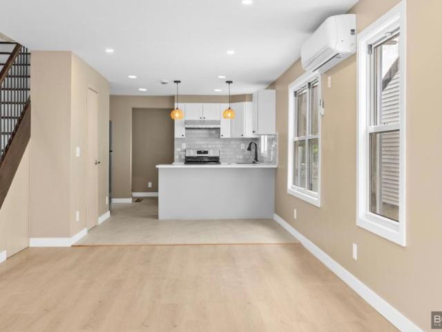 house with 3 bedroom, FLUSHING NY ES104978359
