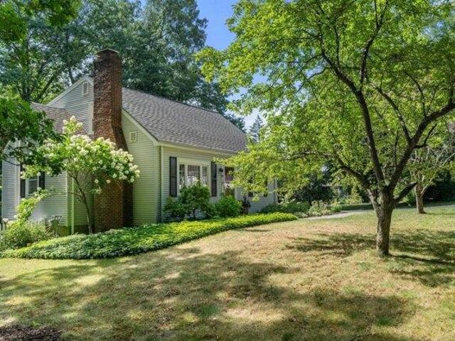house with 3 bedroom, Framingham MA ES105404809