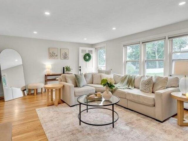 house with 3 bedroom, Framingham MA ES105416712
