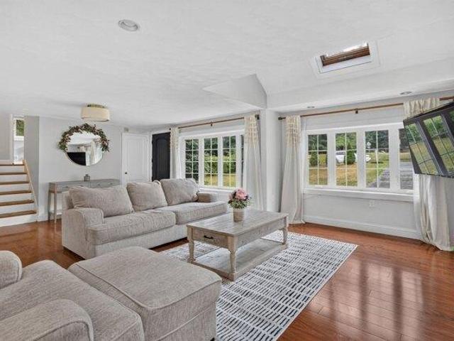 house with 3 bedroom, Framingham MA ES105441470