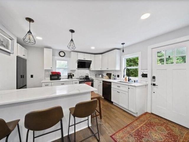house with 3 bedroom, Framingham MA ES105495845