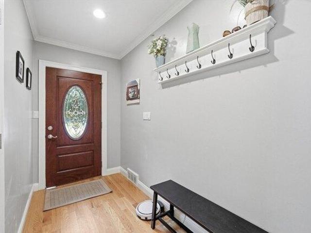 house with 3 bedroom, Framingham MA ES105557289