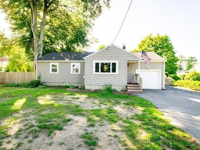 house with 3 bedroom, Framingham MA ES105560235