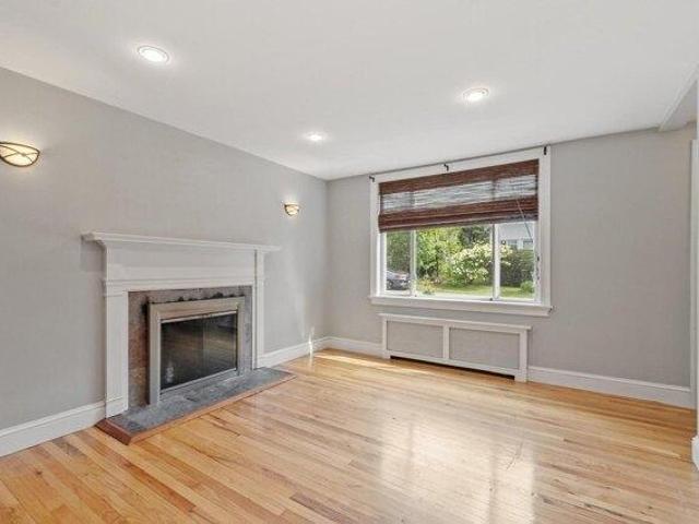 house with 3 bedroom, Framingham MA ES105586685