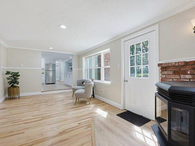 house with 3 bedroom, Franklin MA ES105575110
