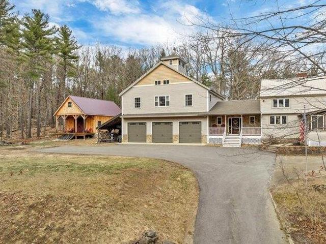 house with 3 bedroom, Gilford NH DS104112548