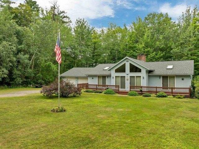 house with 3 bedroom, Gilford NH ES105649598