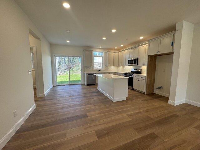 house with 3 bedroom, Goffstown NH ES104479273