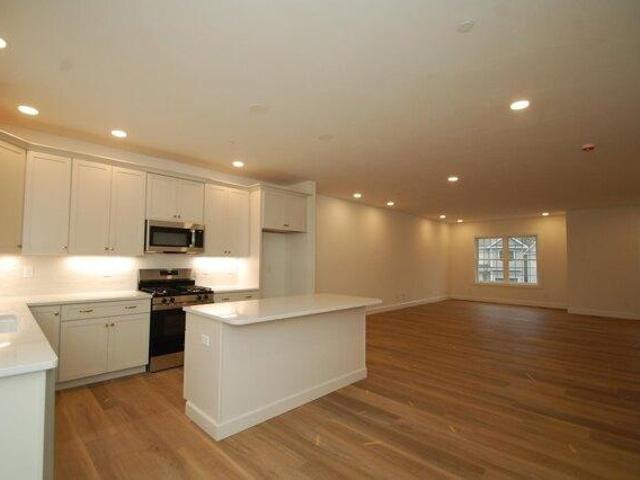 house with 3 bedroom, Goffstown NH ES104543703