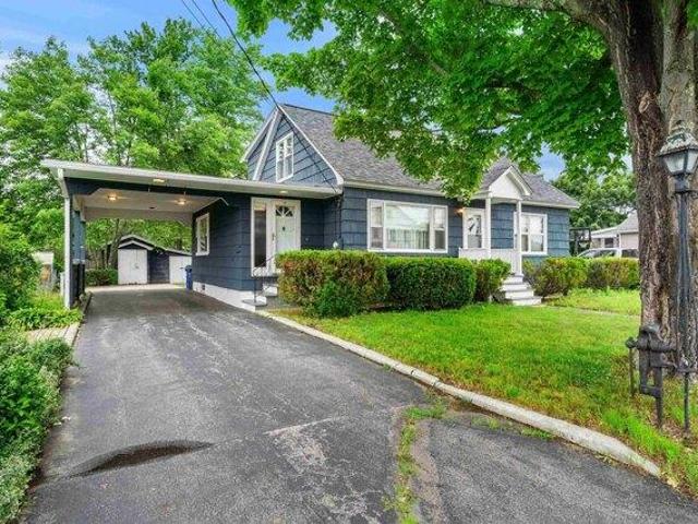 house with 3 bedroom, Goffstown NH ES105400625