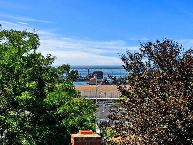 house with 3 bedroom, Gloucester MA ES105439218