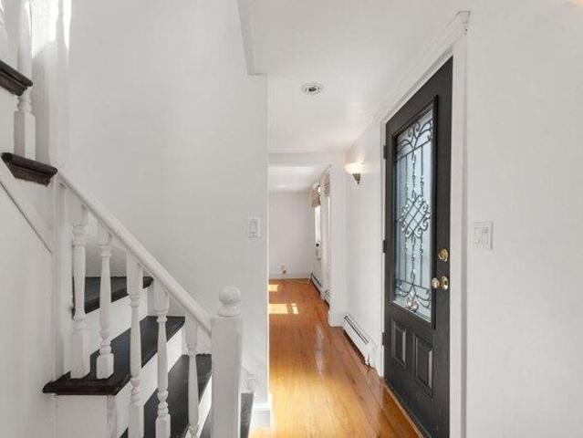 house with 3 bedroom, Gloucester MA ES105588669