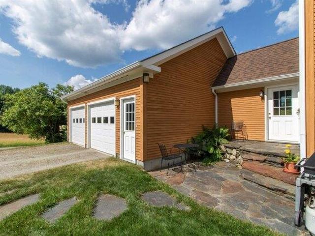 house with 3 bedroom, Glover VT ES105440980