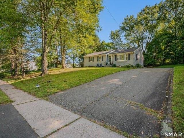 house with 3 bedroom, Glastonbury CT ES105649845