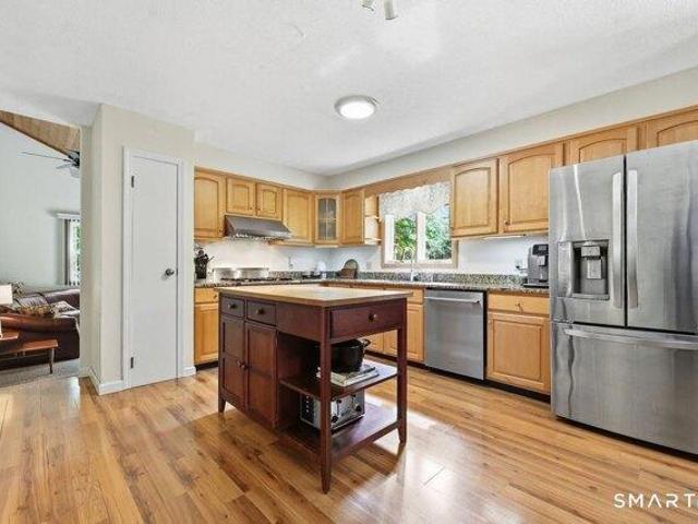 house with 3 bedroom, Glastonbury CT ES105714242