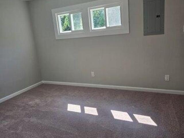 house with 3 bedroom, Groton CT ES104921323