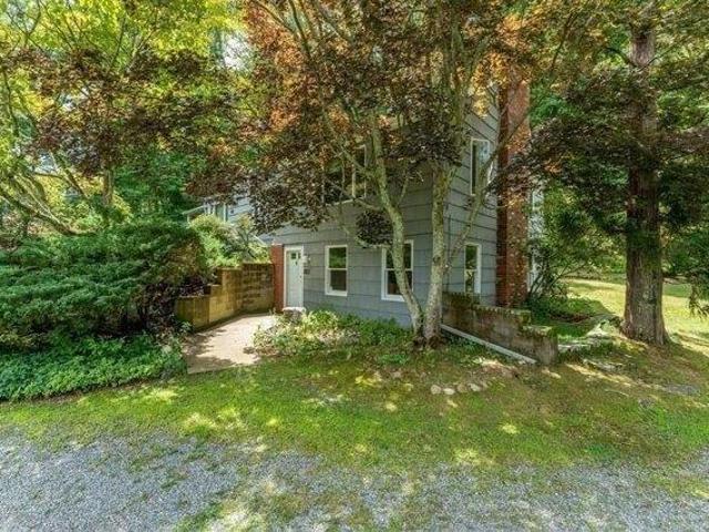 house with 3 bedroom, Groton CT ES105536291