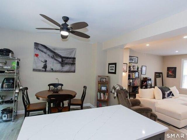 house with 3 bedroom, Groton CT ES105694425
