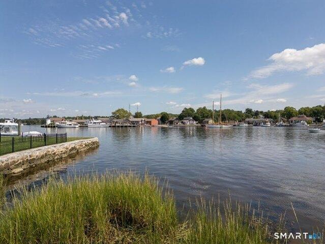 house with 3 bedroom, Groton CT ES106069114