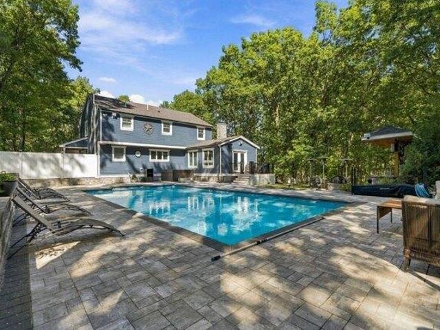 house with 3 bedroom, Groton MA ES105562219