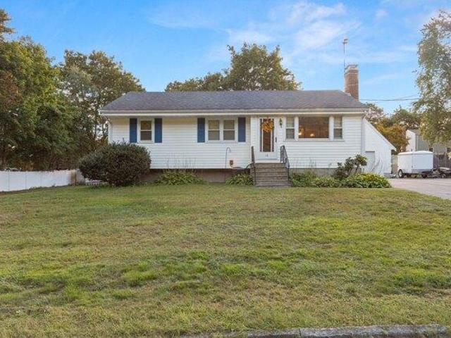 house with 3 bedroom, Groveland MA ES105513921