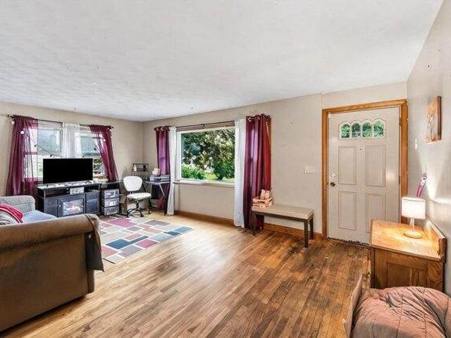 house with 3 bedroom, Groveland MA ES105576365
