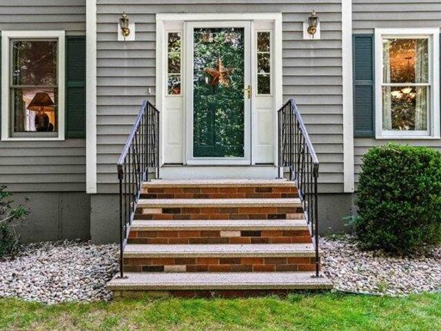 house with 3 bedroom, Groveland MA ES105588750