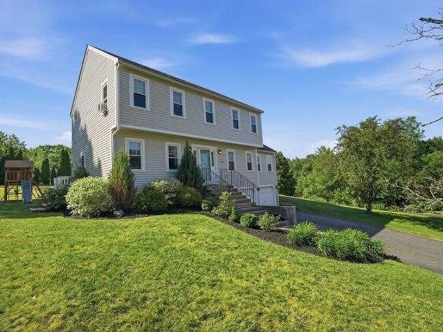 house with 3 bedroom, Grafton MA ES104151164