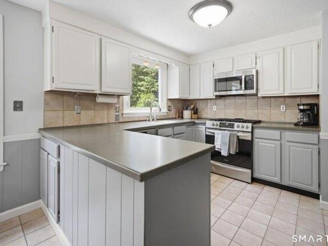 house with 3 bedroom, Granby CT ES105476277